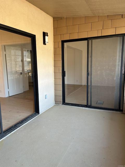 Detail Gallery Image 9 of 13 For 8840 Villa La Jolla Dr #301,  La Jolla,  CA 92037 - 3 Beds | 2 Baths