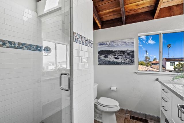 22956 E Cliff Drive, Santa Cruz CA: https://media.crmls.org/mediaz/5906e1f9-6091-4a05-8782-32b492fef226.jpg