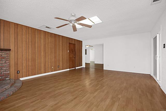 Detail Gallery Image 12 of 27 For 610 Cathy Ct, Escondido,  CA 92026 - 3 Beds | 2 Baths