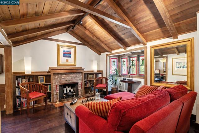 1611 Carmel Dr, Walnut Creek CA: https://media.crmls.org/mediaz/590704f5-366f-48cd-bdbc-ba2ec17c9f08.jpg