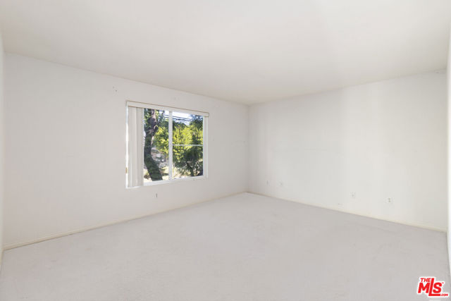 18806 Hatteras Street, Tarzana CA: https://media.crmls.org/mediaz/59071638-a192-4b1d-9563-7e3dd660cbb5.jpg