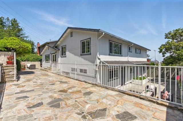 698 Emerald Hill Road, Redwood City CA: https://media.crmls.org/mediaz/5907511a-f1c5-48eb-a24a-7a135c168ebe.jpg