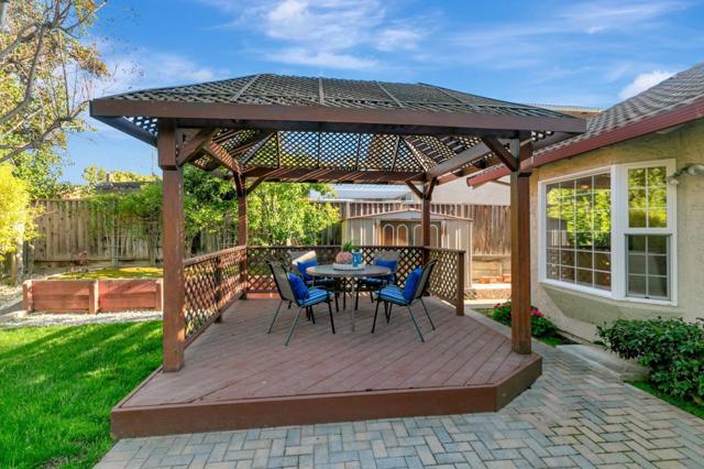 6508 Circle Hill Drive, San Jose CA: https://media.crmls.org/mediaz/5907ecc8-cd36-45e6-b553-f87283f1bfd3.jpg