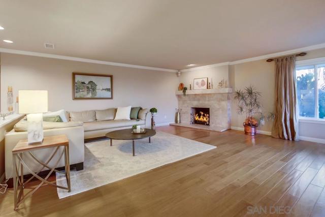 2052 Flying Hills Lane, El Cajon CA: https://media.crmls.org/mediaz/5907f009-bfb2-4798-905e-917336a09c53.jpg