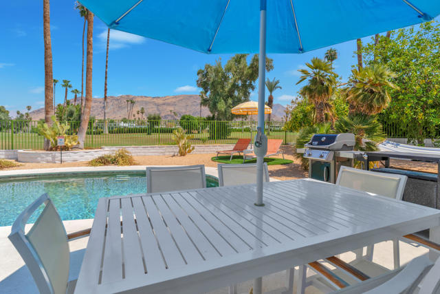 2598 S Camino Real, Palm Springs CA: https://media.crmls.org/mediaz/59084ee1-f3f6-4918-8832-1e75a9001193.jpg