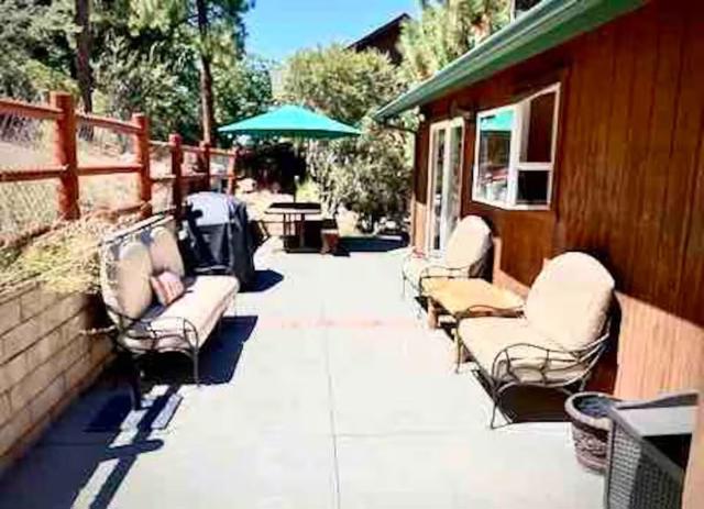 42369 Eagle Ridge Drive, Big Bear CA: https://media.crmls.org/mediaz/59088c25-7840-459d-99a5-1d1f8616a129.jpg