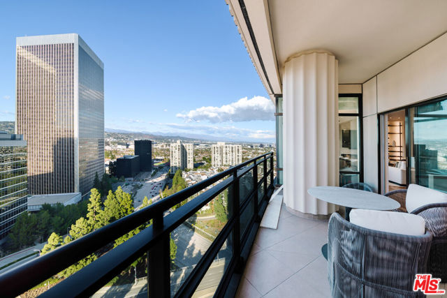 1 W Century Drive, Los Angeles CA: https://media.crmls.org/mediaz/5908bec6-ef34-4a73-bb17-fdd7b105c9c8.jpg