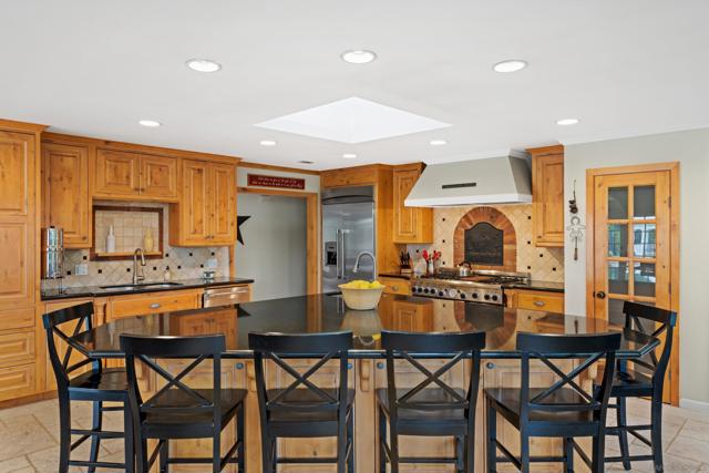 16327 Woodson View Rd, Poway CA: https://media.crmls.org/mediaz/59098e61-e3b0-4705-bd8a-b63334c56928.jpg