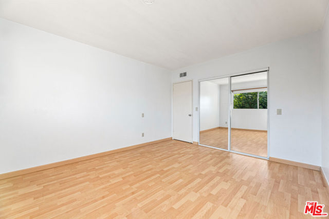 5055 Coldwater Canyon Avenue, Sherman Oaks CA: https://media.crmls.org/mediaz/59099b1b-a43b-41ab-ada8-cb9030292e9b.jpg