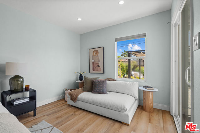 5832 South Van Ness Avenue photo 17