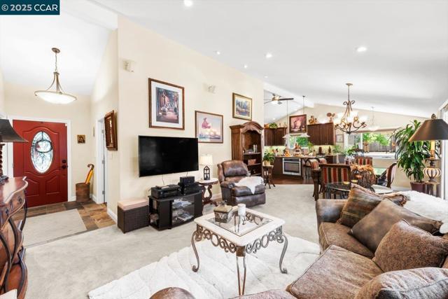 3121 Del Oceano Dr, Lafayette CA: https://media.crmls.org/mediaz/590a3759-79d0-4d3e-b27f-f7ee2829338d.jpg