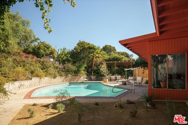 10848 Plainview Avenue photo 41