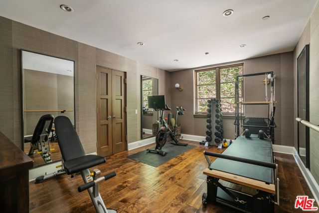 Drew Fenton | 182 N Carmelina Avenue Los Angeles CA | MLS: 7686952