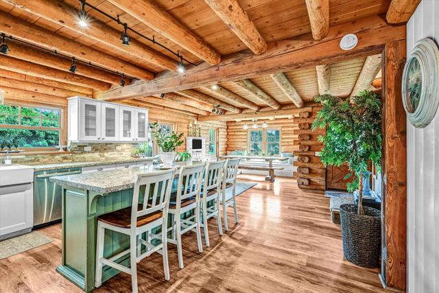 3127 Alta Vista Drive, Fallbrook CA: https://media.crmls.org/mediaz/590bdded-aec8-4c67-bd9c-8816eff37f3c.jpg