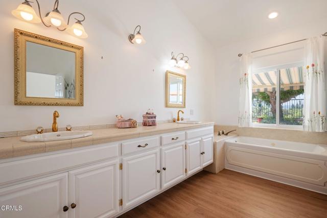 Detail Gallery Image 34 of 59 For 4078 Bending Oak Ct, Moorpark,  CA 93021 - 3 Beds | 2/1 Baths