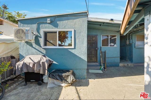 547 N St Louis Street, Los Angeles CA: https://media.crmls.org/mediaz/590c6b9d-7d6b-446e-9430-822248453eb2.jpg