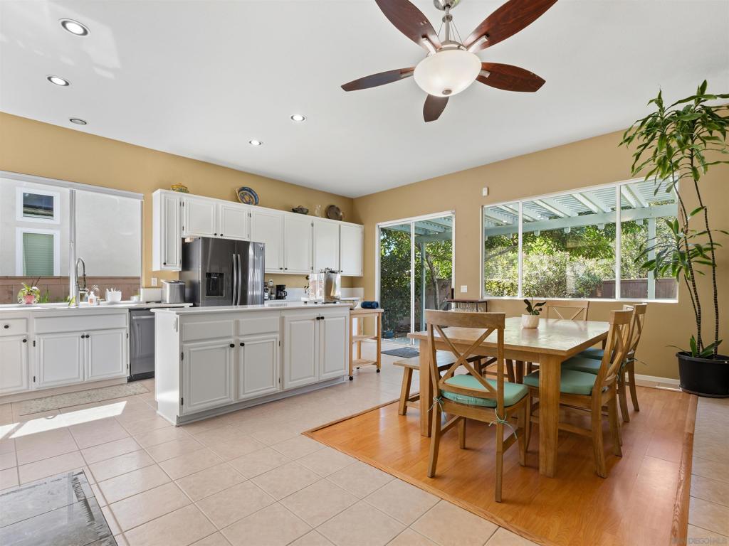 12420 Whispering Tree Ln - photo 9