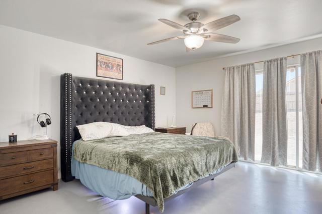 8588 Taft Court, Yucca Valley CA: https://media.crmls.org/mediaz/590d2459-dc63-4493-8adc-03651d8c6e6b.jpg