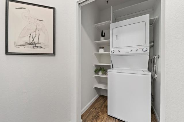 67 Pelican Lane, Redwood City CA: https://media.crmls.org/mediaz/590d9a84-48ca-43d3-bf2b-8a871a3a2724.jpg