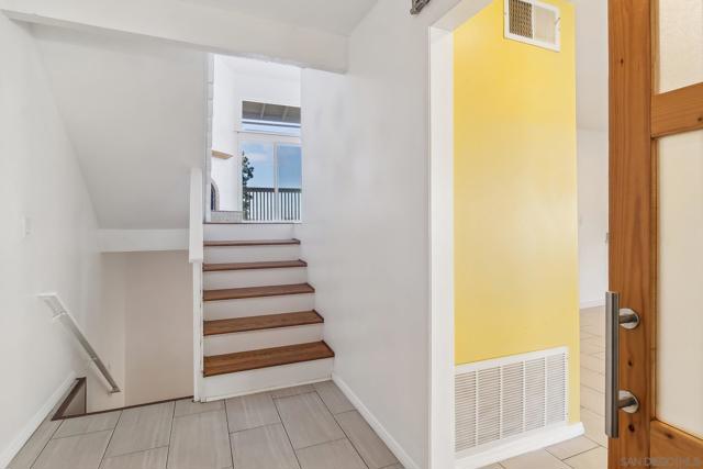 7700 Parkway Dr, La Mesa CA: https://media.crmls.org/mediaz/590db85b-f4db-4f1d-bafd-41c95e4cffa1.jpg