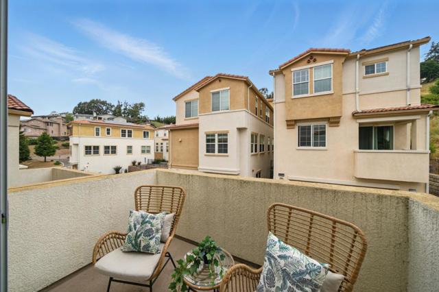 26540 Hayward Boulevard, Hayward CA: https://media.crmls.org/mediaz/590dd3c5-6b3b-4a37-b770-82c78f96f5f1.jpg