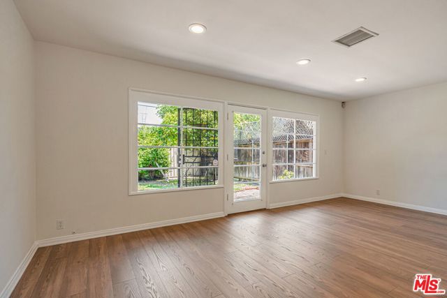 22125 Costanso Street, Woodland Hills CA: https://media.crmls.org/mediaz/590de04f-bcc1-416f-bd21-6df1e38e38f2.jpg