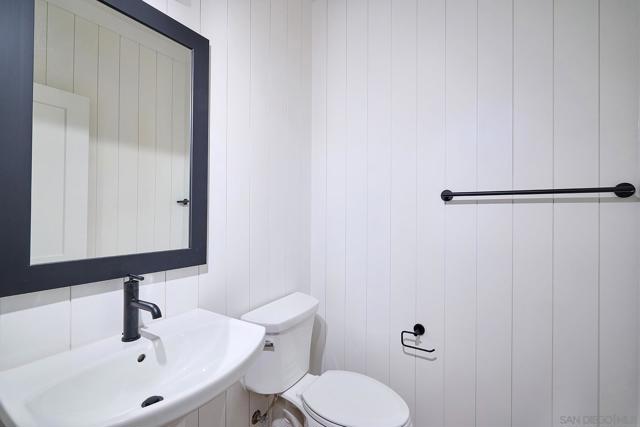 569 N Vulcan Ave, Encinitas CA: https://media.crmls.org/mediaz/590e092b-50a0-4ebe-8f81-20c1764db0fa.jpg