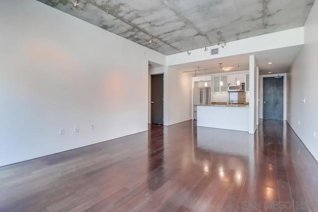 1494 Union, San Diego CA: https://media.crmls.org/mediaz/590edbd7-4ab4-4777-87c1-c74b9dd80938.jpg