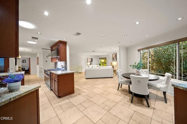 Detail Gallery Image 9 of 36 For 1038 Oban Dr, Los Angeles,  CA 90065 - 3 Beds | 3 Baths