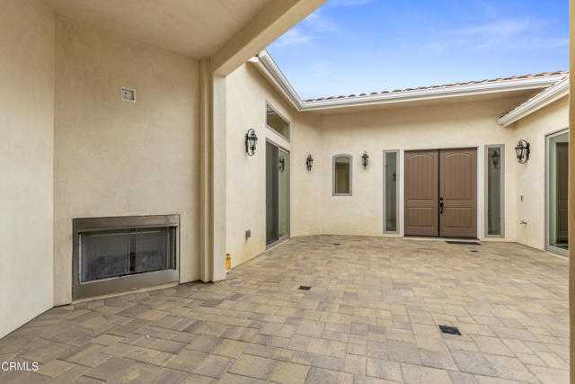 6174 Cobblestone Drive, Ventura CA: https://media.crmls.org/mediaz/590f39f7-555c-4d87-91da-666f0bc84d58.jpg