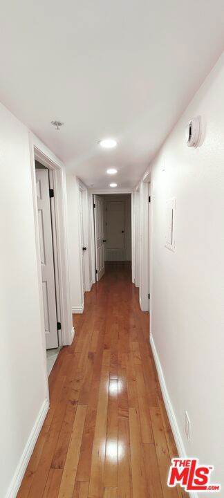 https://media.crmls.org/mediaz/590f4c22-8d31-46d6-953d-f96a2d935b99.jpg?preset=X-Large
