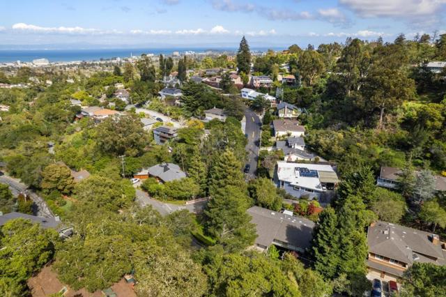 3003 Canyon Road, Burlingame CA: https://media.crmls.org/mediaz/590f637d-5d1e-4c71-9609-622a3f8b27ef.jpg