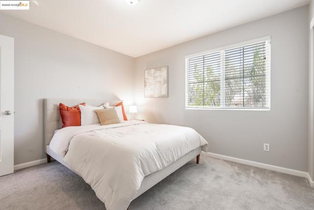 719 Monte Verde Ln, Brentwood CA: https://media.crmls.org/mediaz/590f6a7a-5eb8-4977-badb-8594ec994244.jpg