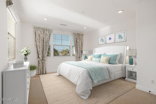 4014 Caribbean Street, Oxnard CA: https://media.crmls.org/mediaz/590fdefb-cdce-4d6f-ad50-2ae4c89b204b.jpg