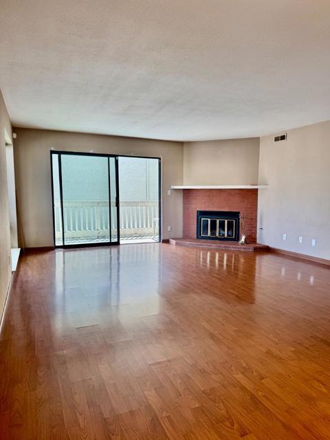460 Pine Avenue, Half Moon Bay CA: https://media.crmls.org/mediaz/59100cda-e4ae-45ab-80d3-fc883f3039bd.jpg