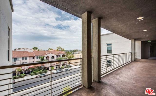 552 E Carson Street, Carson CA: https://media.crmls.org/mediaz/5910e6eb-b16e-4106-b2ec-7af3f8ad01ea.jpg