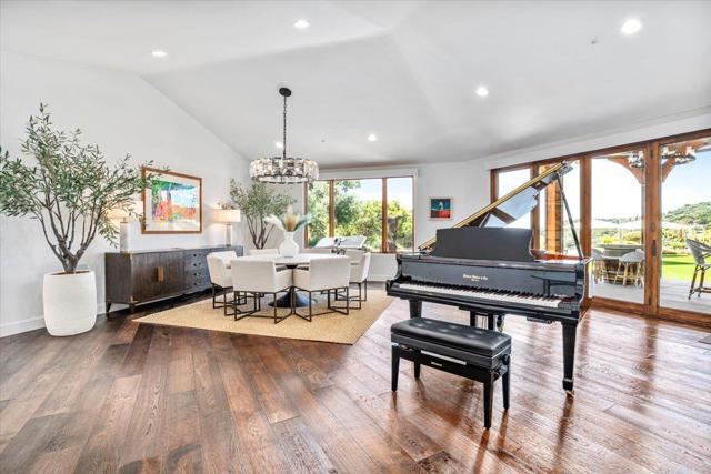 25926 Puerta Del Cajon, Monterey CA: https://media.crmls.org/mediaz/59115c96-8daa-49b6-ba00-4993c1aef7ad.jpg