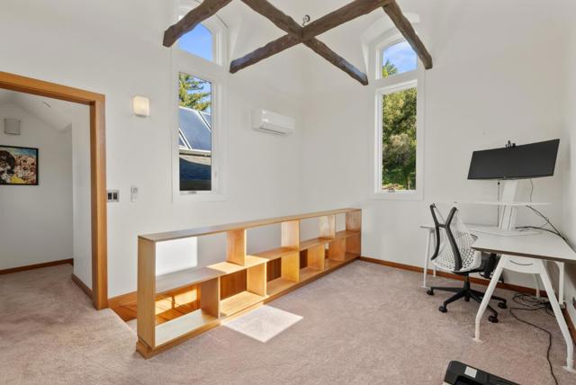 15220 Upper Ellen Road, Los Gatos CA: https://media.crmls.org/mediaz/59117dec-f4f5-4d37-82b9-71af56012131.jpg