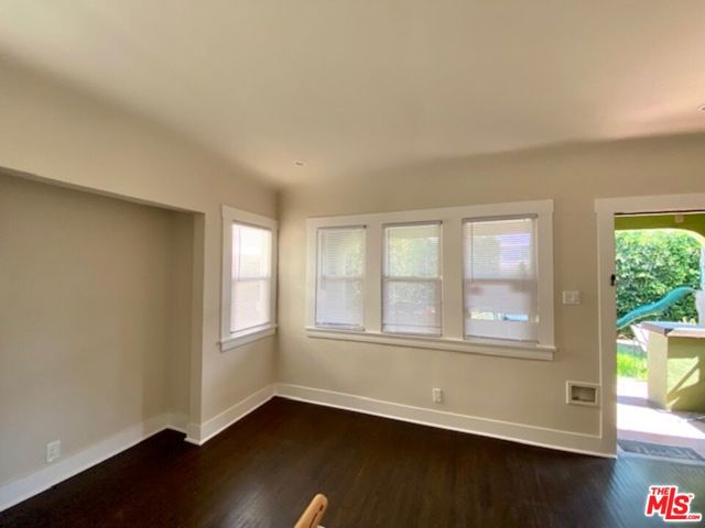 8866 Cadillac Avenue, Los Angeles CA: https://media.crmls.org/mediaz/5911c2bf-6159-4fe7-ae17-b4b525d0e6fb.jpg