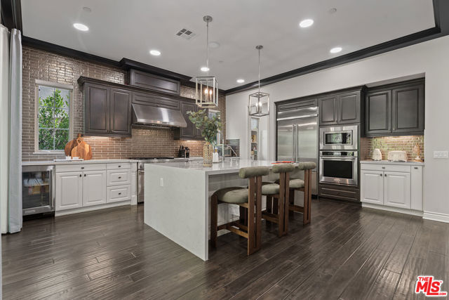55 Suede, Irvine CA: https://media.crmls.org/mediaz/5911da9d-9011-4543-9671-9e070e61d65c.jpg