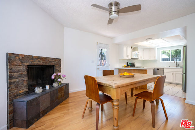 353 Mavis Drive, Los Angeles CA: https://media.crmls.org/mediaz/5912339e-efa6-4eb8-a9fb-2bcada50a537.jpg