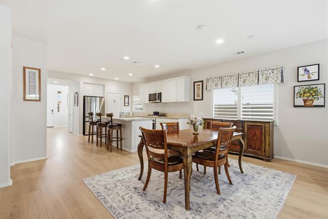 Detail Gallery Image 11 of 64 For 220 Pantaneiro Pl, Fallbrook,  CA 92028 - 3 Beds | 3 Baths