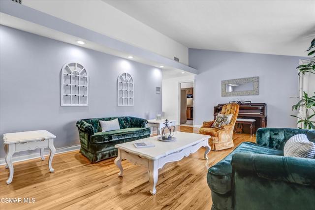 23248 Community Street, West Hills CA: https://media.crmls.org/mediaz/59126192-125b-4d15-8058-521424ba5d7e.jpg