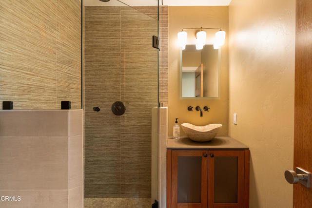 379 Rancho Drive, Ventura CA: https://media.crmls.org/mediaz/59127b14-8e98-4dd0-a72c-d68cc16b6dd7.jpg