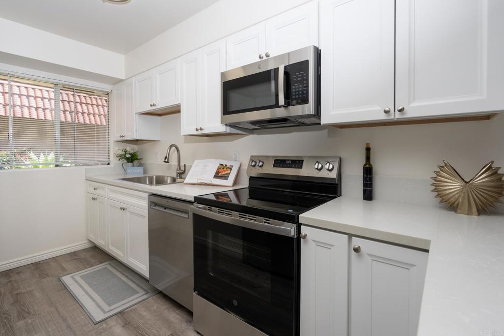 587 Beverly Pl - photo 5