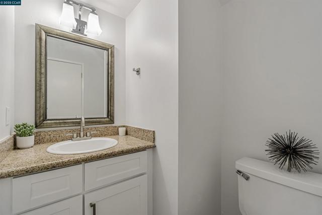 2200 Laguna Cir, Concord CA: https://media.crmls.org/mediaz/59133c53-4446-4869-b705-bd58d8f4b80a.jpg
