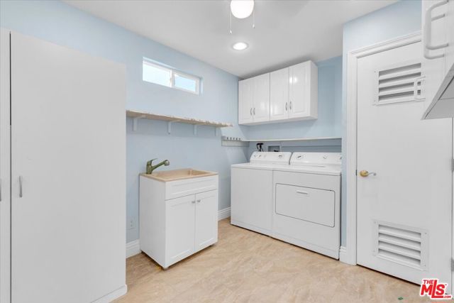 23264 Calvert Street, Woodland Hills CA: https://media.crmls.org/mediaz/5913518a-839b-4d5c-b4d7-fe065c6086a8.jpg