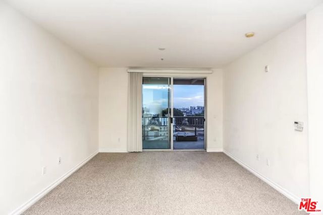 629 Traction Avenue, Los Angeles CA: https://media.crmls.org/mediaz/591374da-c941-4600-b902-a839d6e12685.jpg