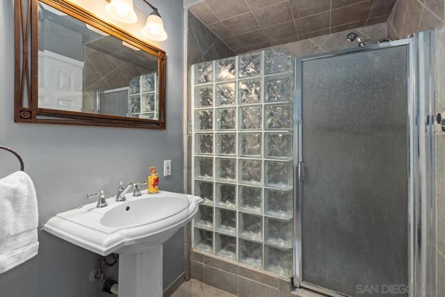 1140 Cloverleaf Dr, El Cajon CA: https://media.crmls.org/mediaz/591485ee-20a4-481e-9d58-a977b4785279.jpg