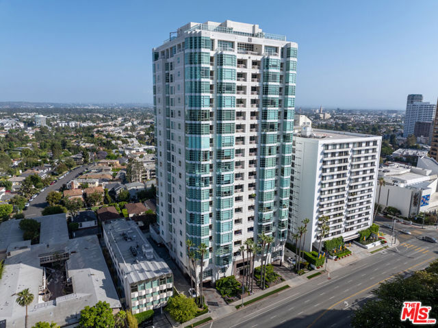 10380 Wilshire Boulevard, Los Angeles CA: https://media.crmls.org/mediaz/59155087-e103-4b7a-925c-a80119b92d18.jpg